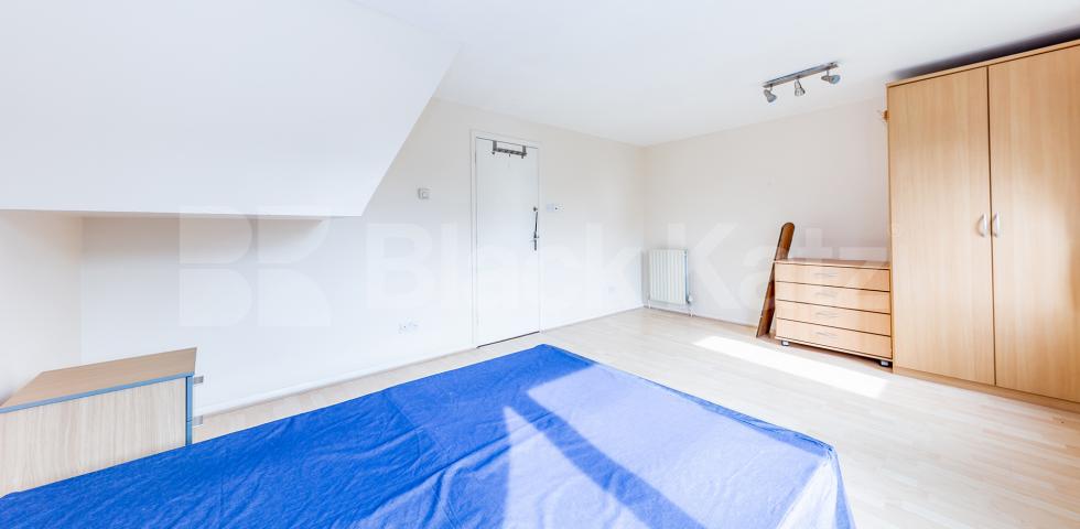 			UNDER OFFER!, 4 Bedroom, 1 bath, 1 reception House			 Bunning Way, CALEDONIAN ROAD - KINGS CROSS